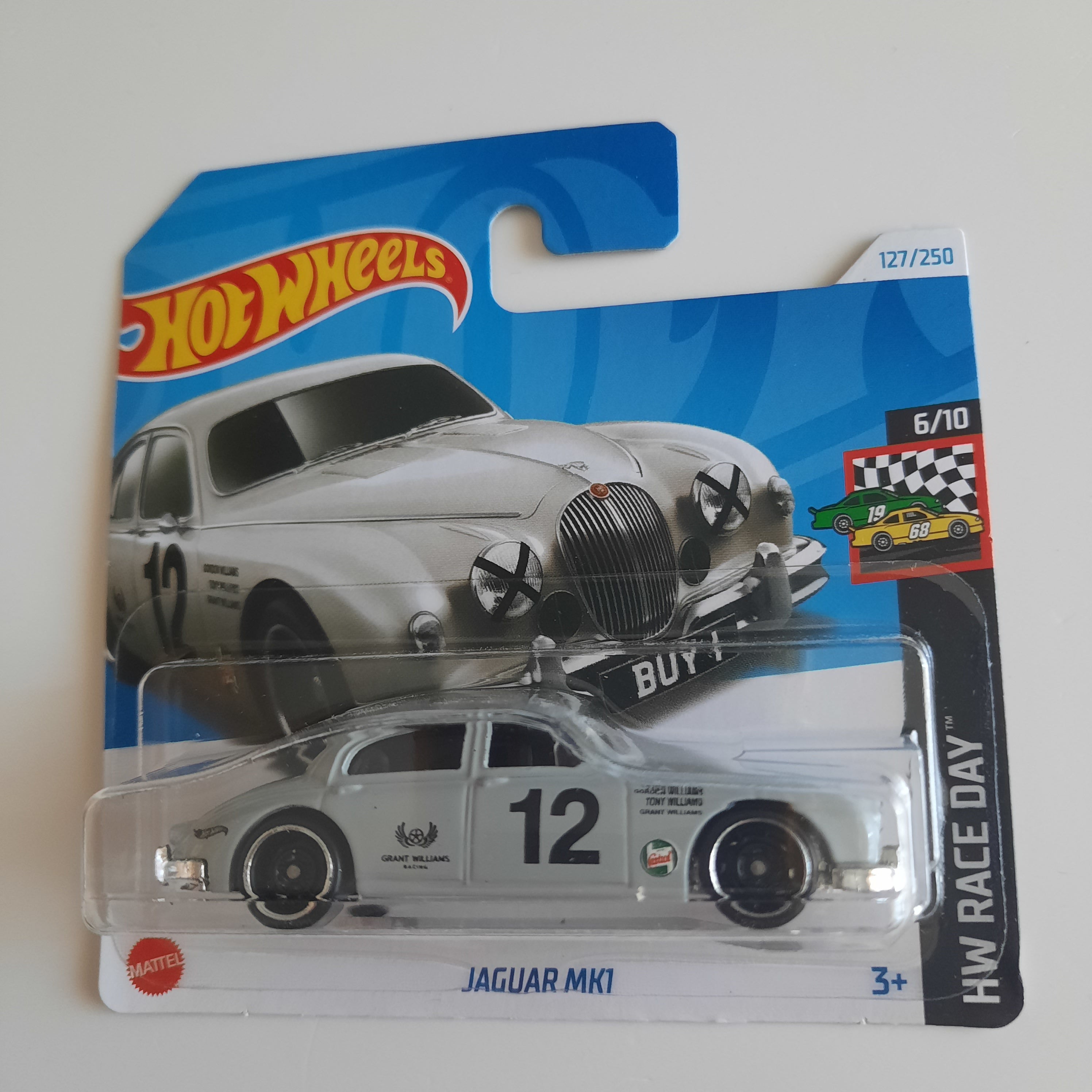 127/250Jaguar MK1 HW Race Day 6/10 Hot Wheels 2024