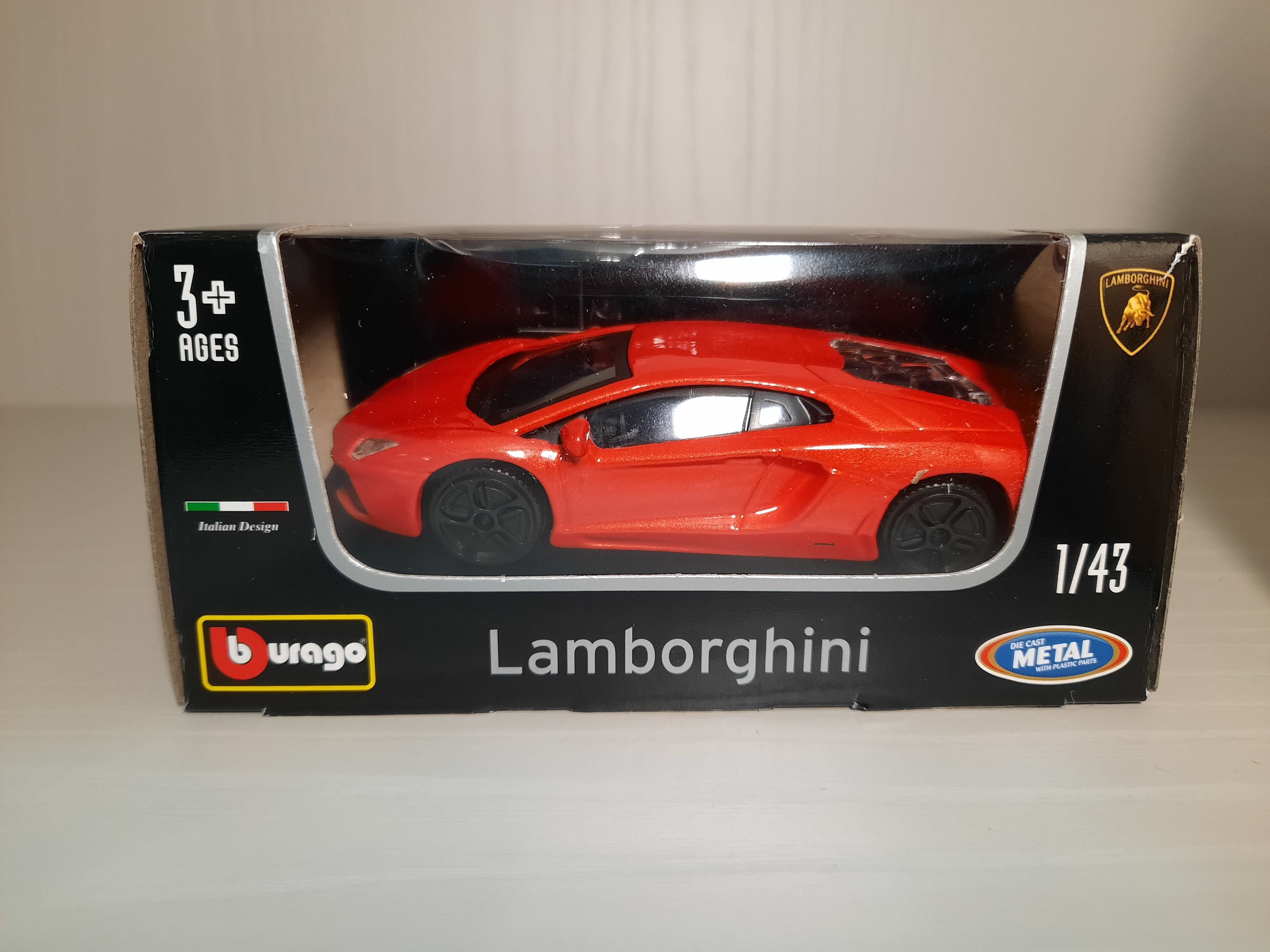 Lamborghini Aventador LP700-4 1/43 Bburago