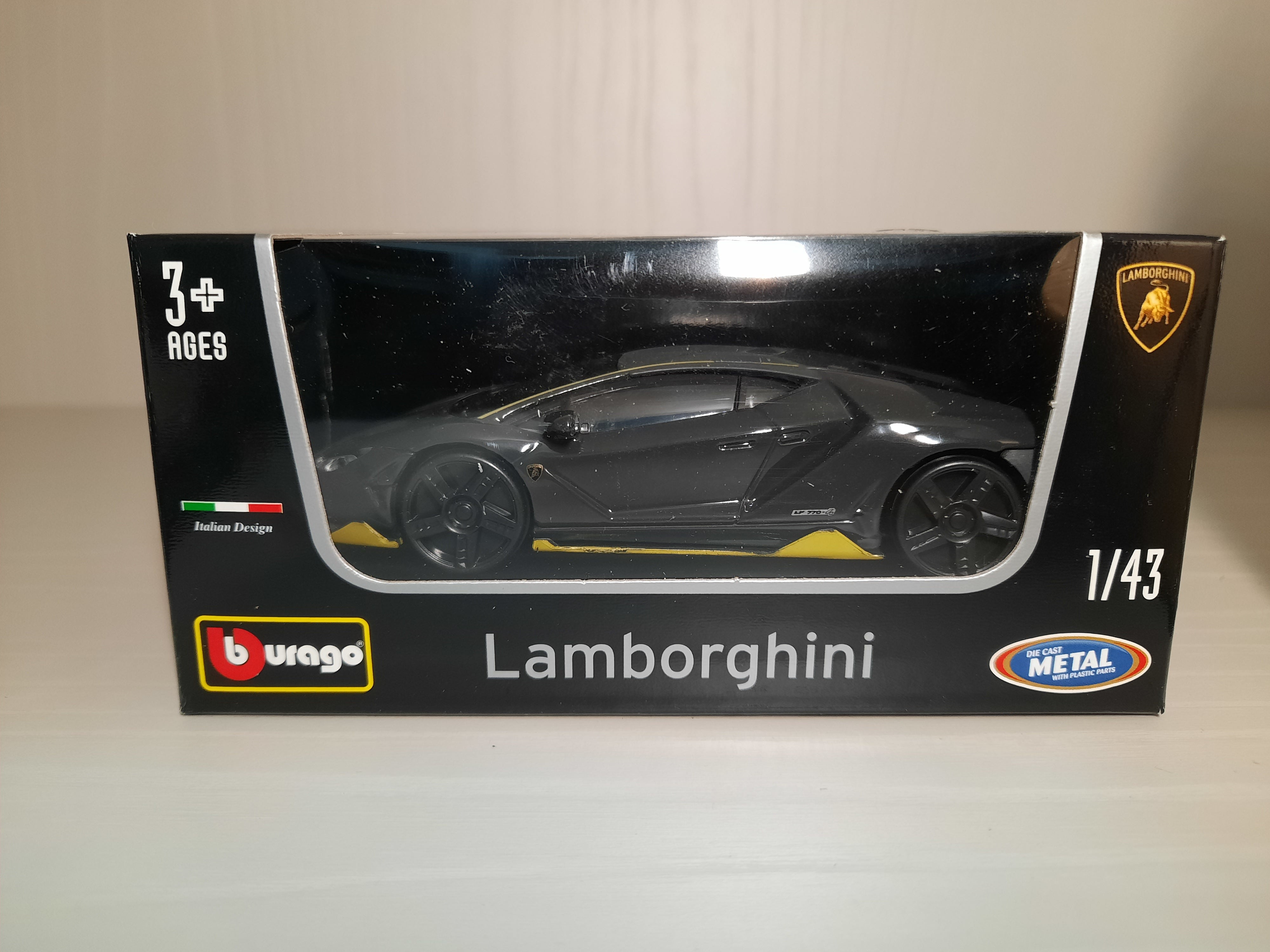 Lamborghini Centenario (Grigia) 1/43 Bburago