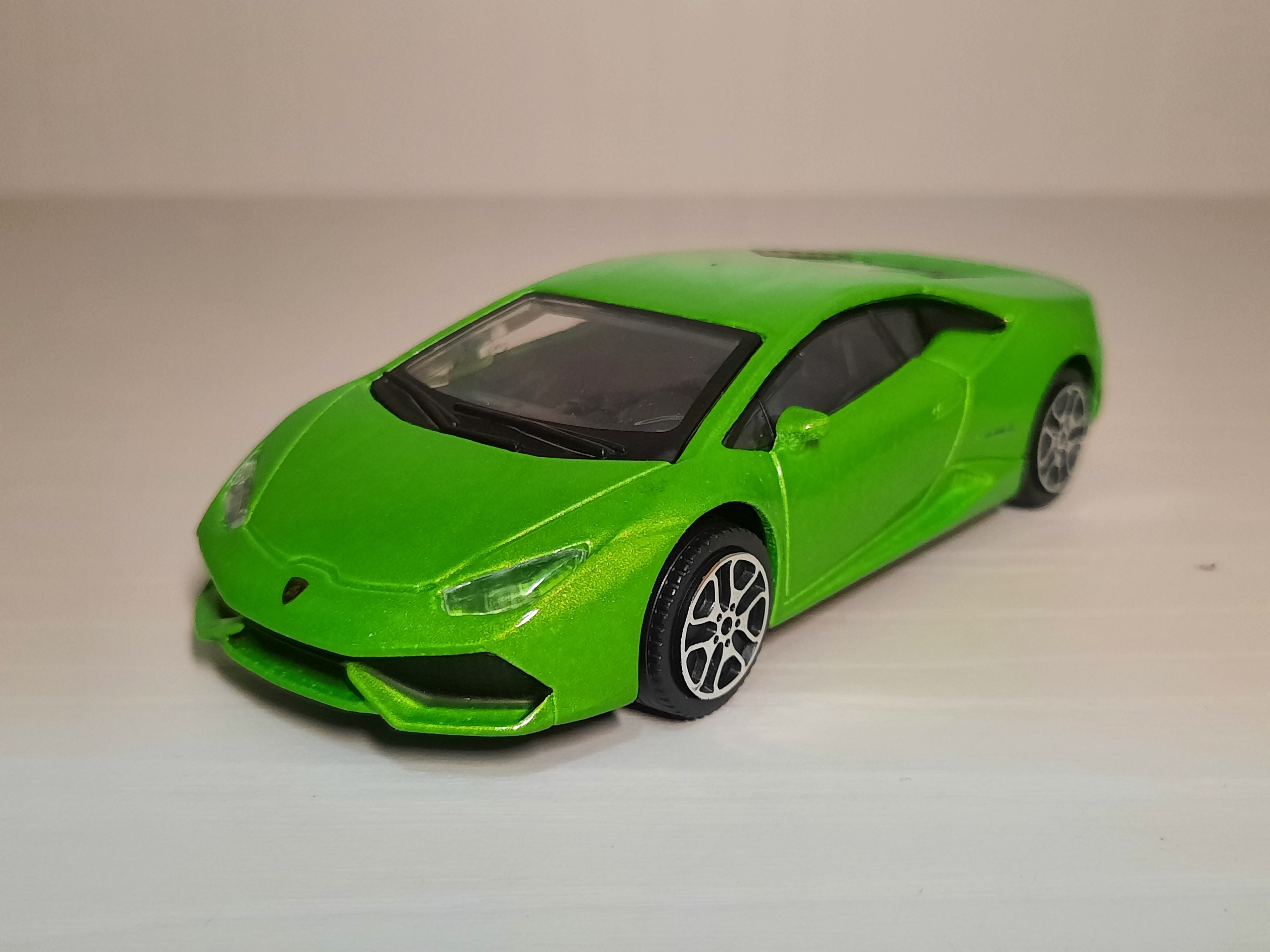 Lamborghini Huracàn LP 610-4 1/43 Bburago