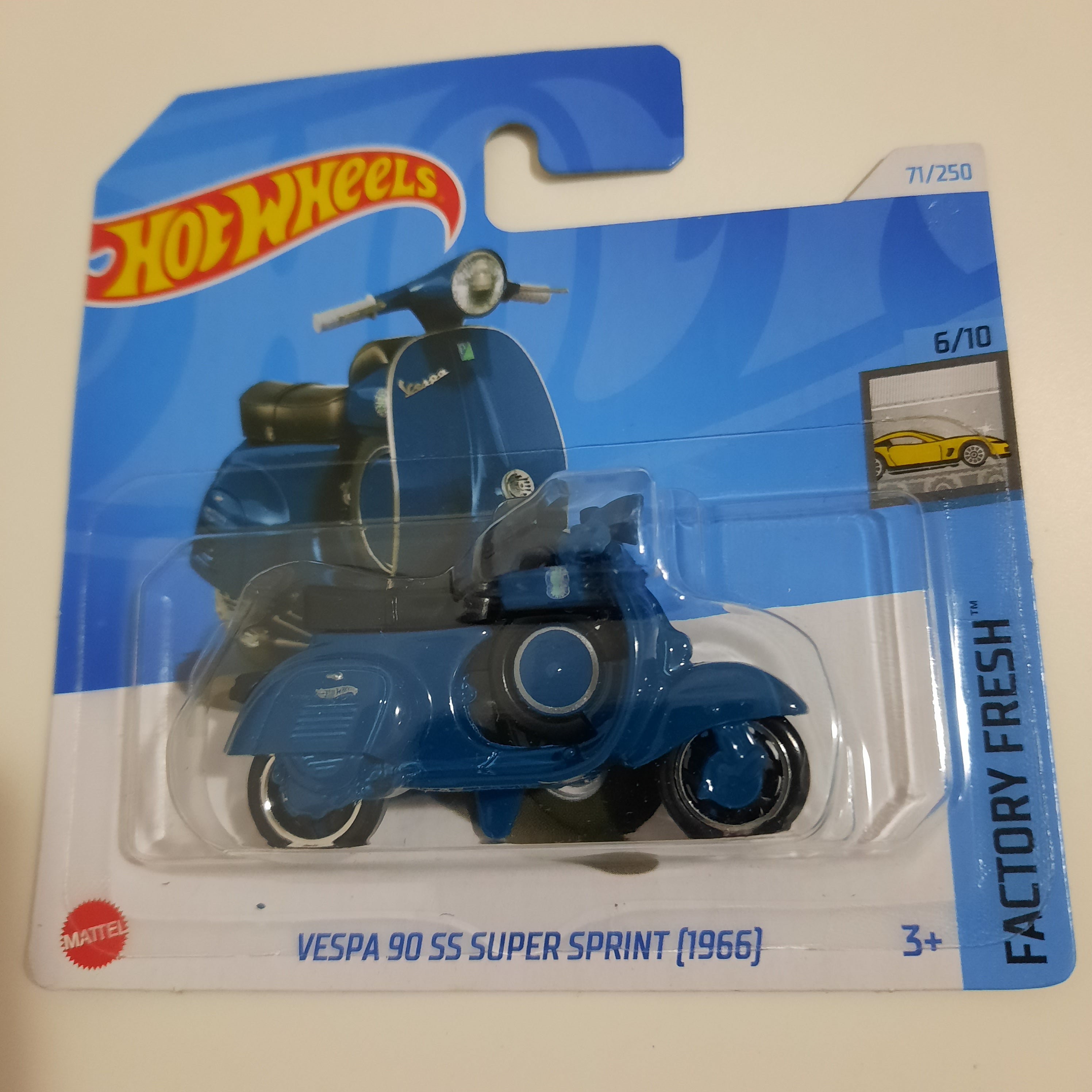 71/250 Vespa 90 SS Super Sprint (1966) HW Factory Fresh 6/10 Hot Wheels 2024