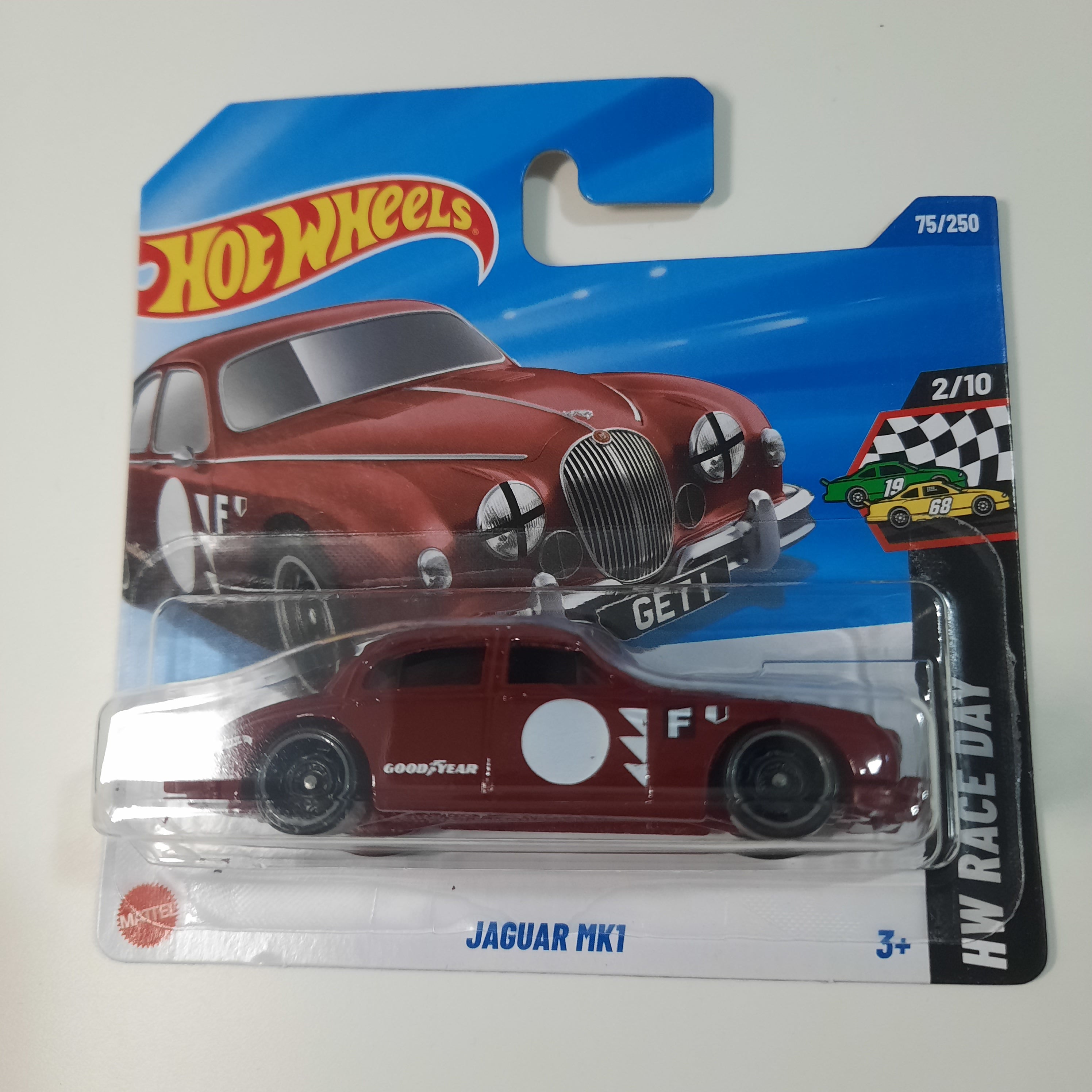 75/250 Jaguar MK1 HW Race Day 2/10 Hot Wheels 2025