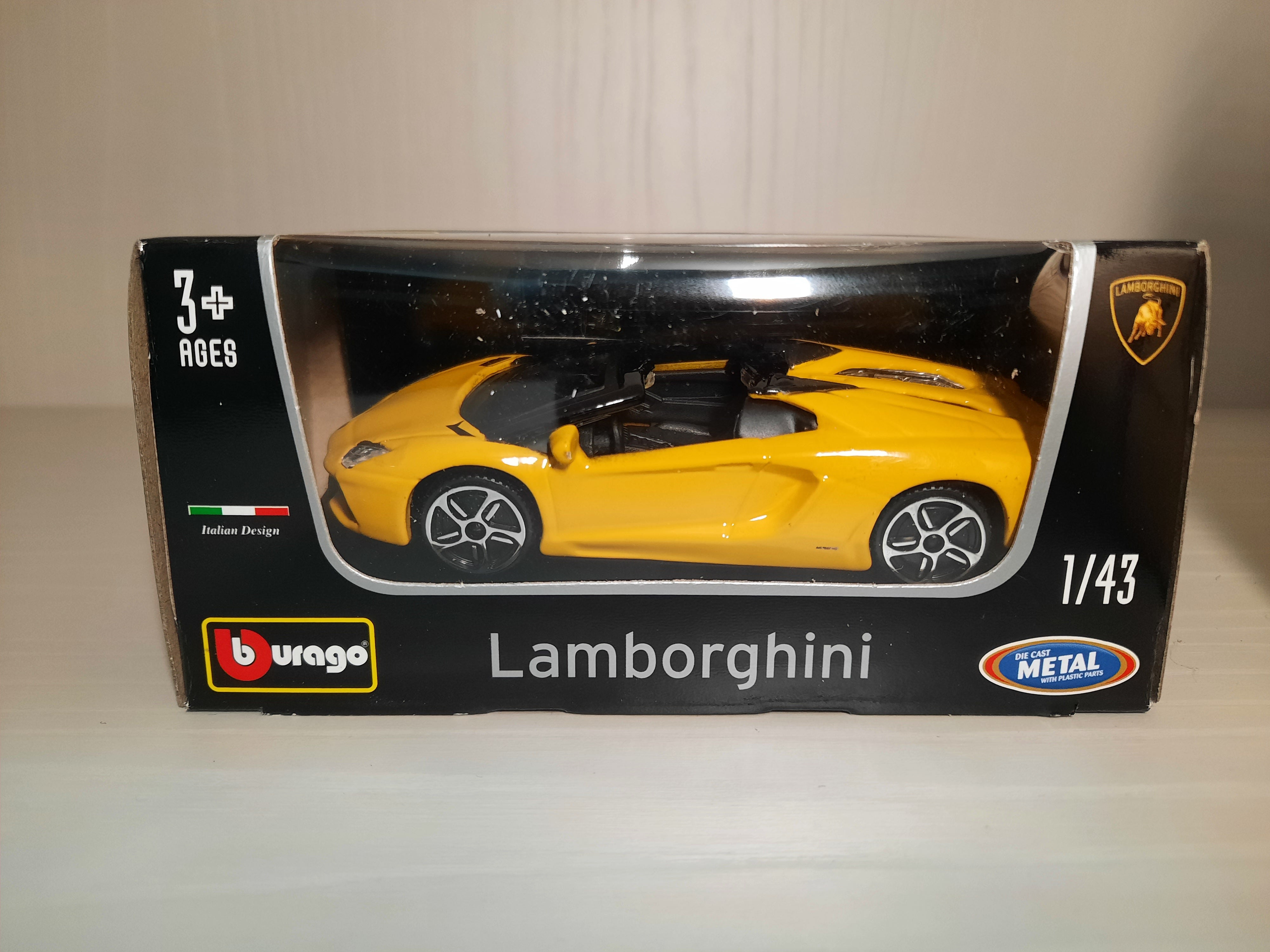 Lamborghini Aventador LP700-4 Roadsters 1/43 Bburago
