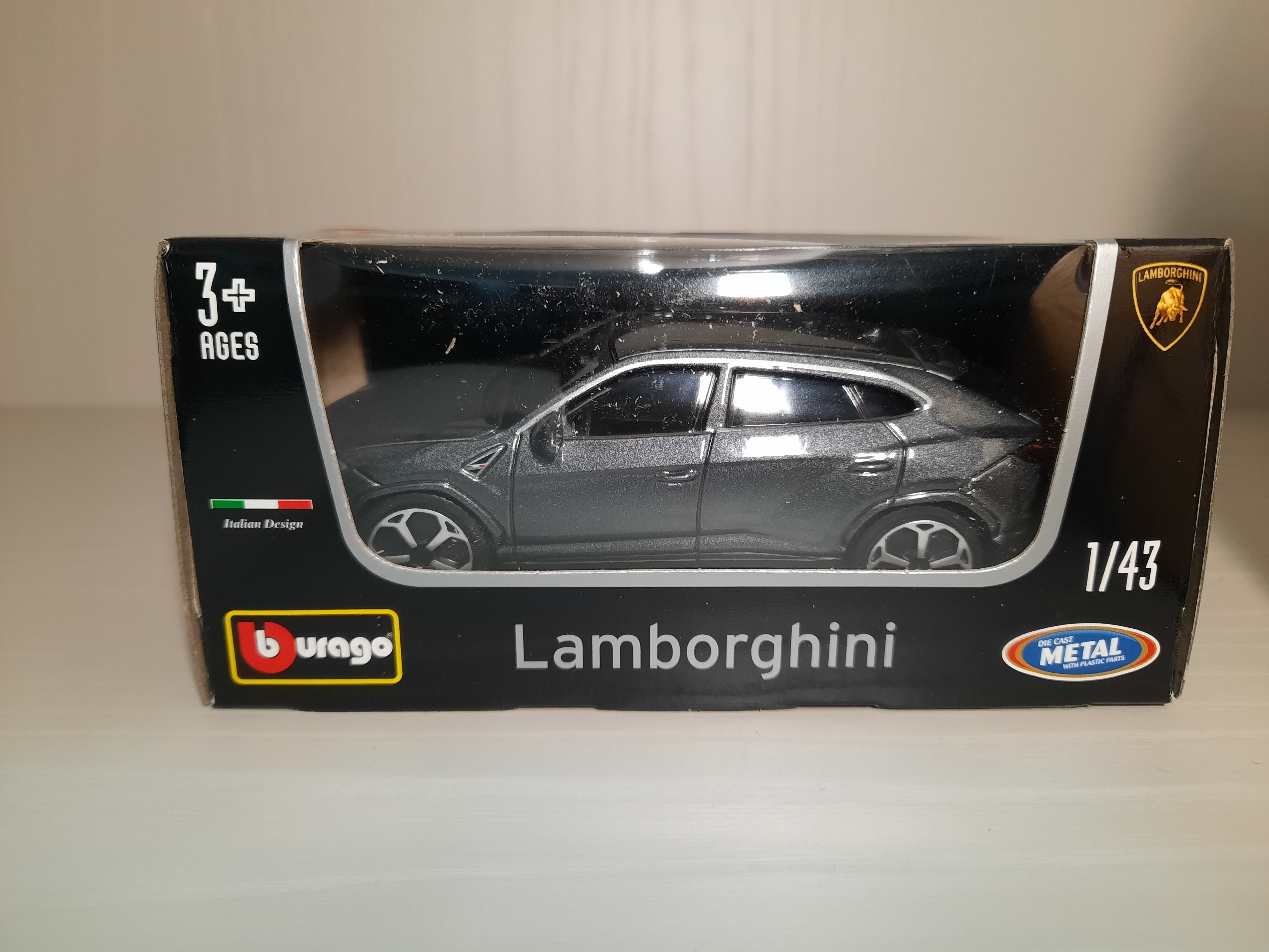 Lamborghini Urus (Grigio metallizzato) 1/43  Bburago